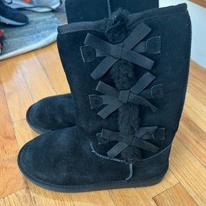Girls kookaburra black boots by ugg